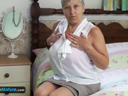 EuropeMature Granny Savana have to do it herself