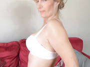 Mature British housewife Jane with hungry vagina