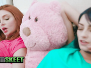 Hot Lesbian Teen StepSisters Threesome With Little