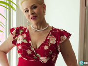 58-year-old Bobbi Shay gets off and tells you how to jack