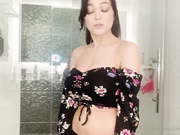 Tessa Fowler Nude Bathroom Strip OnlyFans Video Leaked