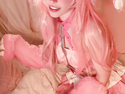 omg pink hair delphine is back?!