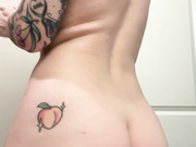 would you lotion my back for me? a clip of me lotioning up