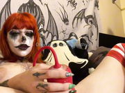 My goth clussy needed to cum from the rose toy so bad